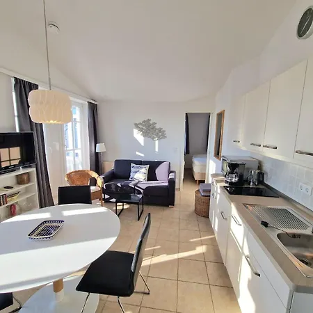 Apartment Mit Balkon In Sonniger Sued-west-lage In