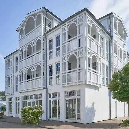 Mit Balkon In Sonniger Sued-west-lage In Apartment Sellin (Rugen)